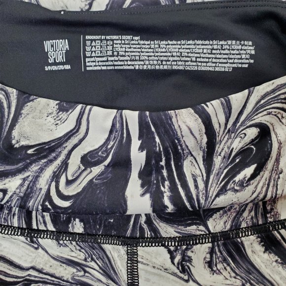 Victoria's Secret Mesh Marble Capri Knockout Leggings. Small - Picture 3 of 5